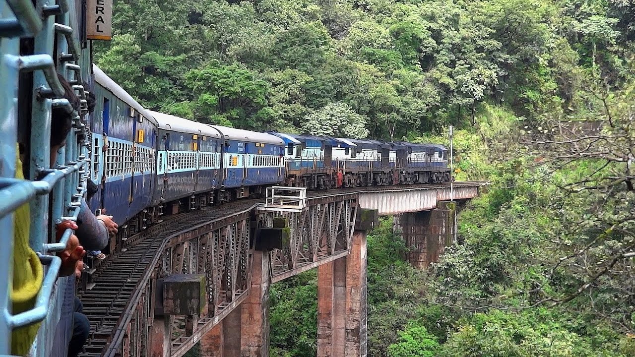 mumbai pune train